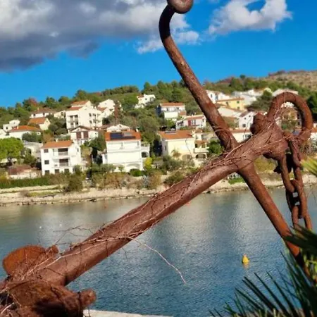 Peaceful With Style Apartment Trogir